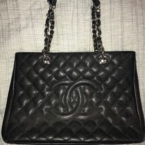 CHANEL Caviar Grand Shopping Tote
